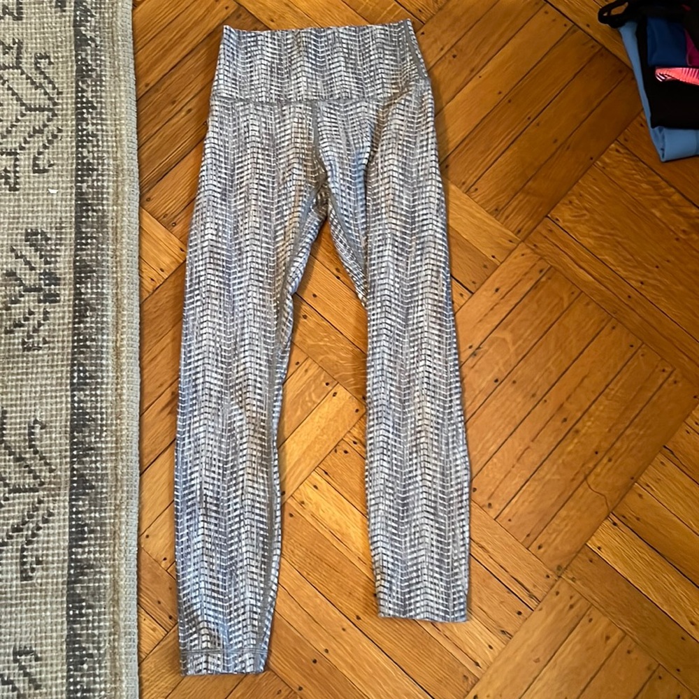 lululemon wonder under size 4